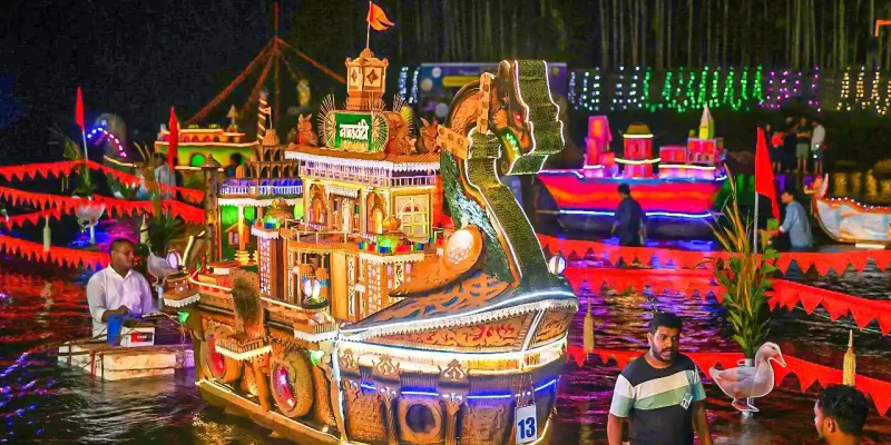 Image of Tripurari Poornima festival