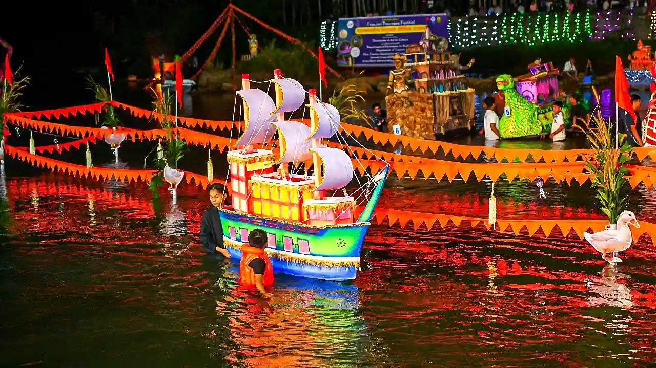 Image of Tripurari Poornima festival