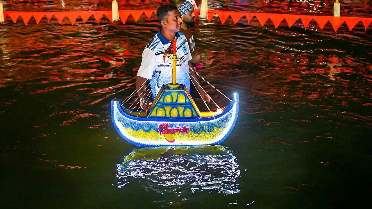 Image of Tripurari Poornima festival