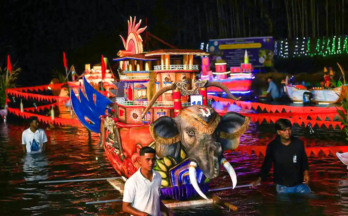 Image of Tripurari Poornima festival