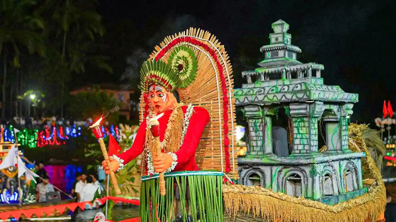Image of Tripurari Poornima festival