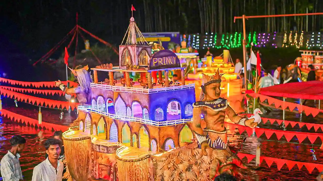 Image of Tripurari Poornima festival