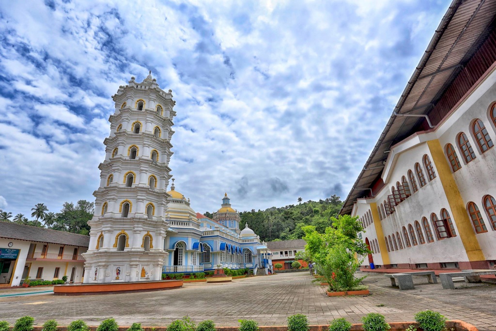 Mangeshi temple banner